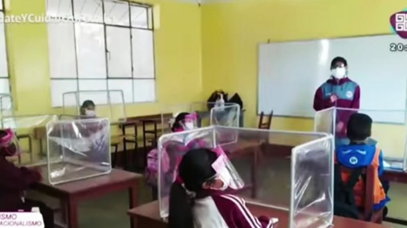 Profa Compra Butacas Anti-COVID Con Su Quincena Para Dar Clases A Sus Alumnos De Bajos Recursos