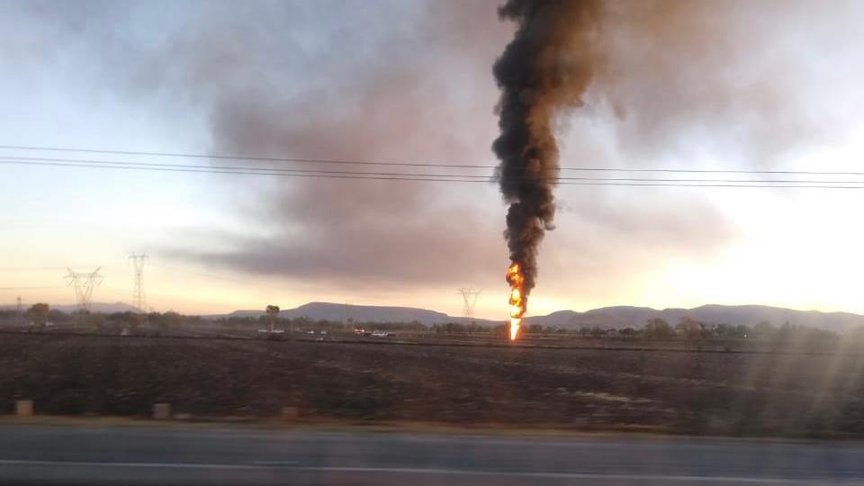 Muere hombre tras incendio en toma clandestina en San Juan del Río