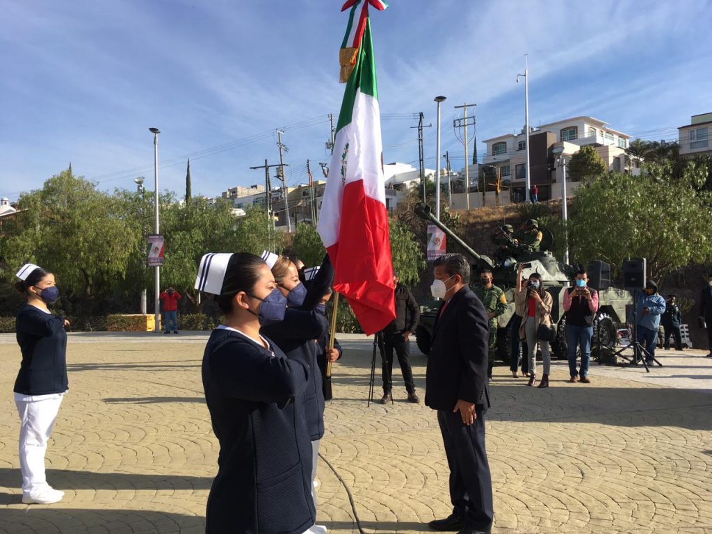 Conmemoran Día de la Bandera