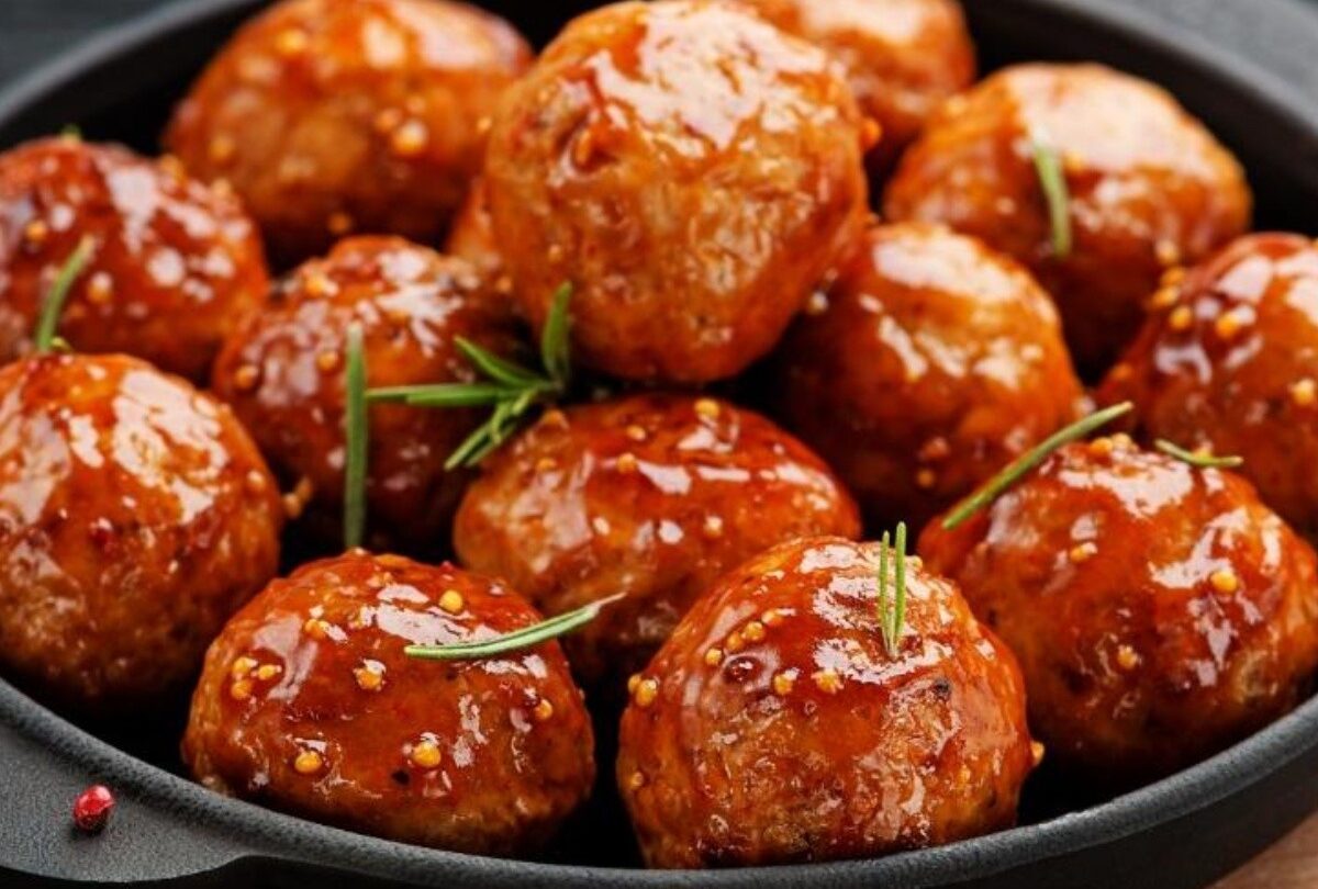 Albóndigas de pollo en salsa de tomate receta picante sin horno |