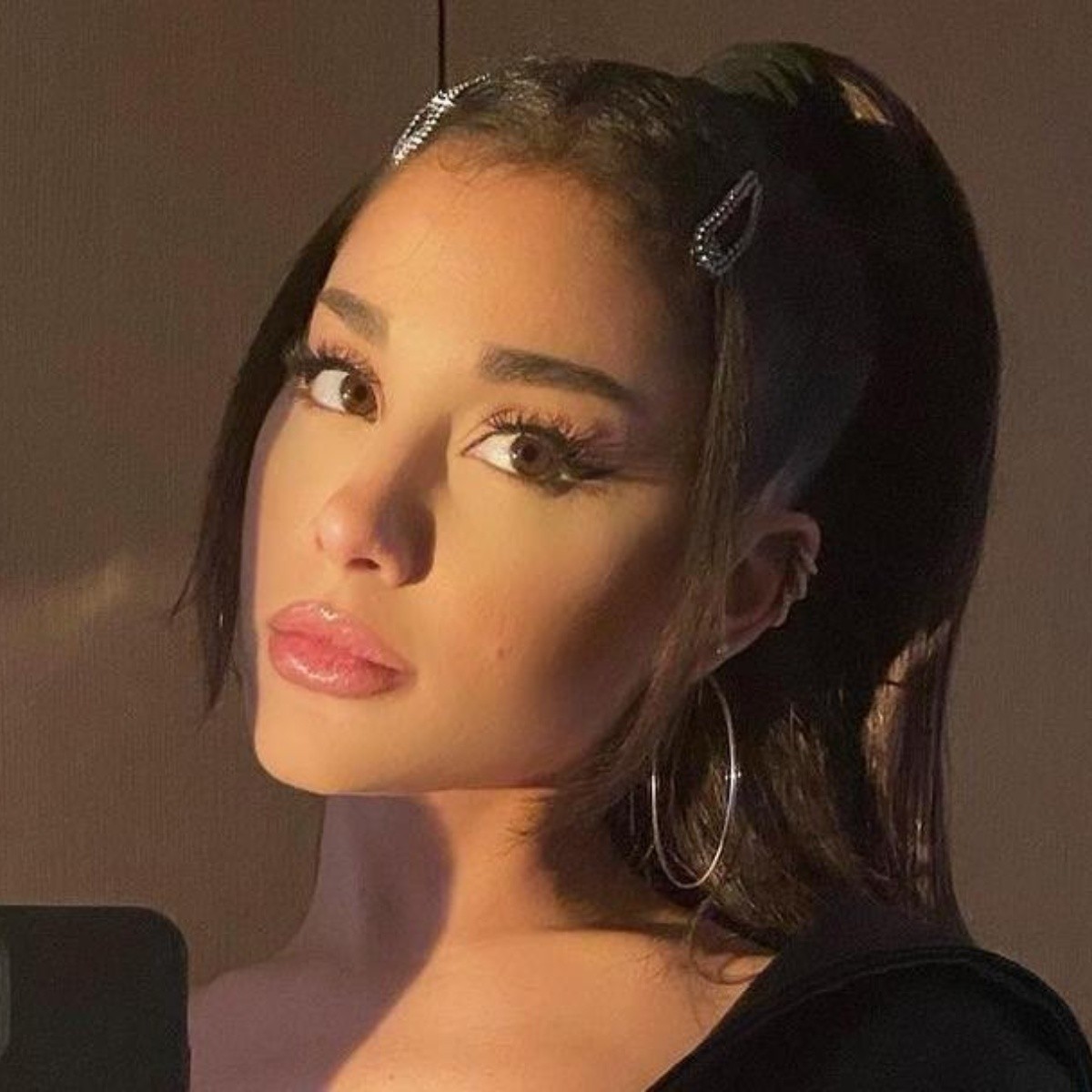 Ariana Grande comparte un vistazo a un día normal en su vida