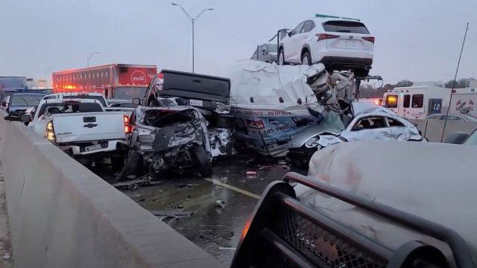 GRAVE ACCIDENTE EN TEXAS DEJA AL MENOS 5 MUERTOS