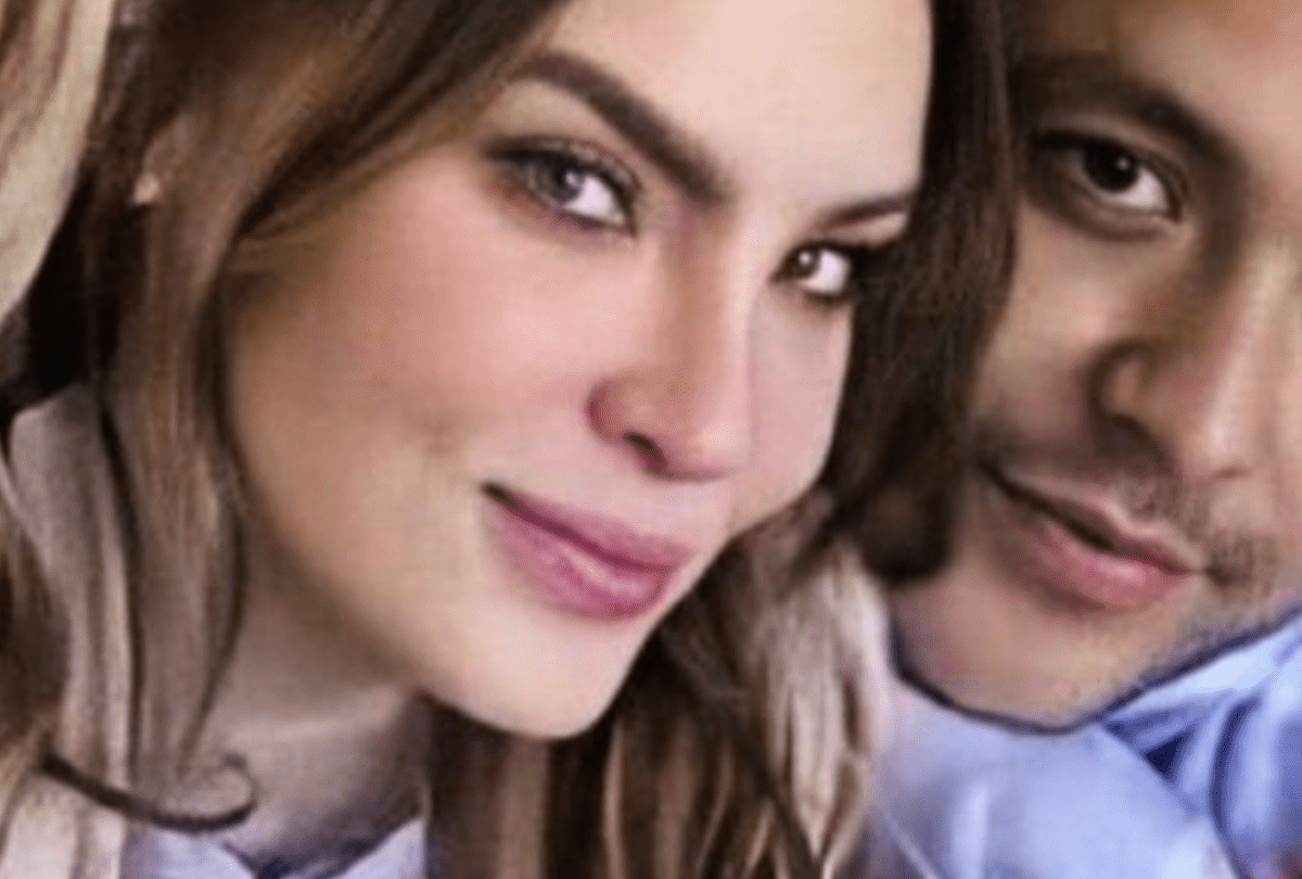 Belinda en fachas le cocina huevitos a Nodal estresada con el sartén |