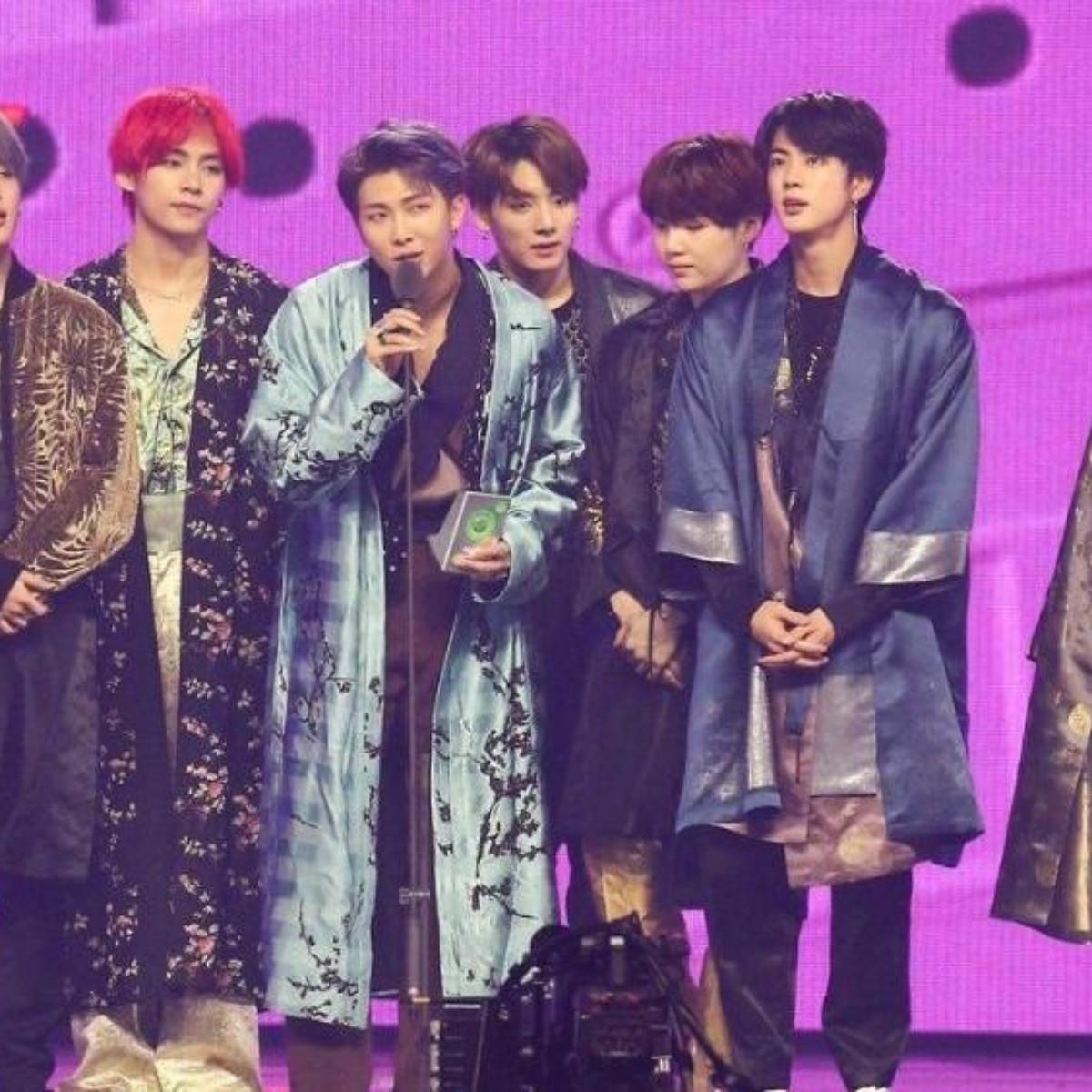 BTS muestra su poder al poner los Hanboks de moda