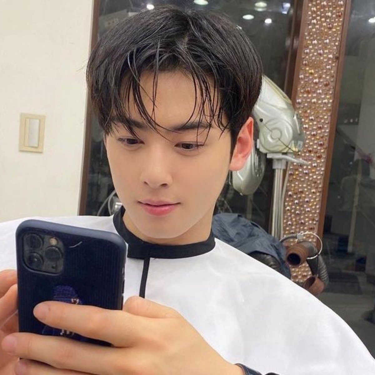 Cha Eun Woo cambia de look para la nueva campaña de GQ Korea