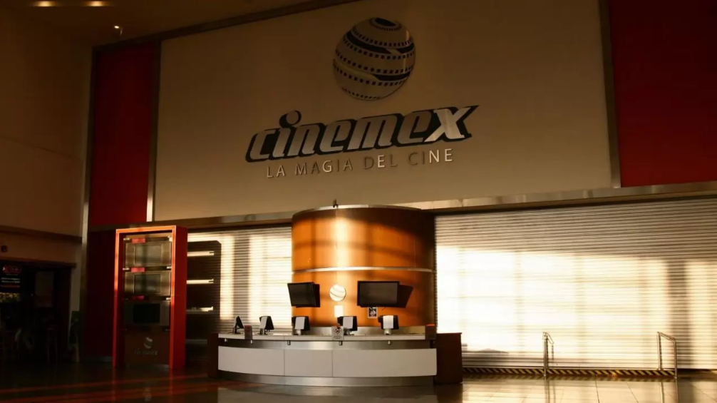 A nada de que Cinemex se acabe, desactivan página, aplicación y suspenden pago a empleados