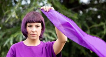 ¿Por qué se utiliza el color morado en la lucha feminista?