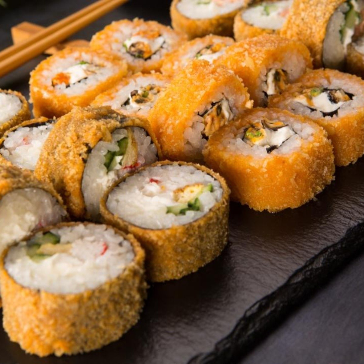 Sushi y 10 platillos típicos de Japón que se comen en México