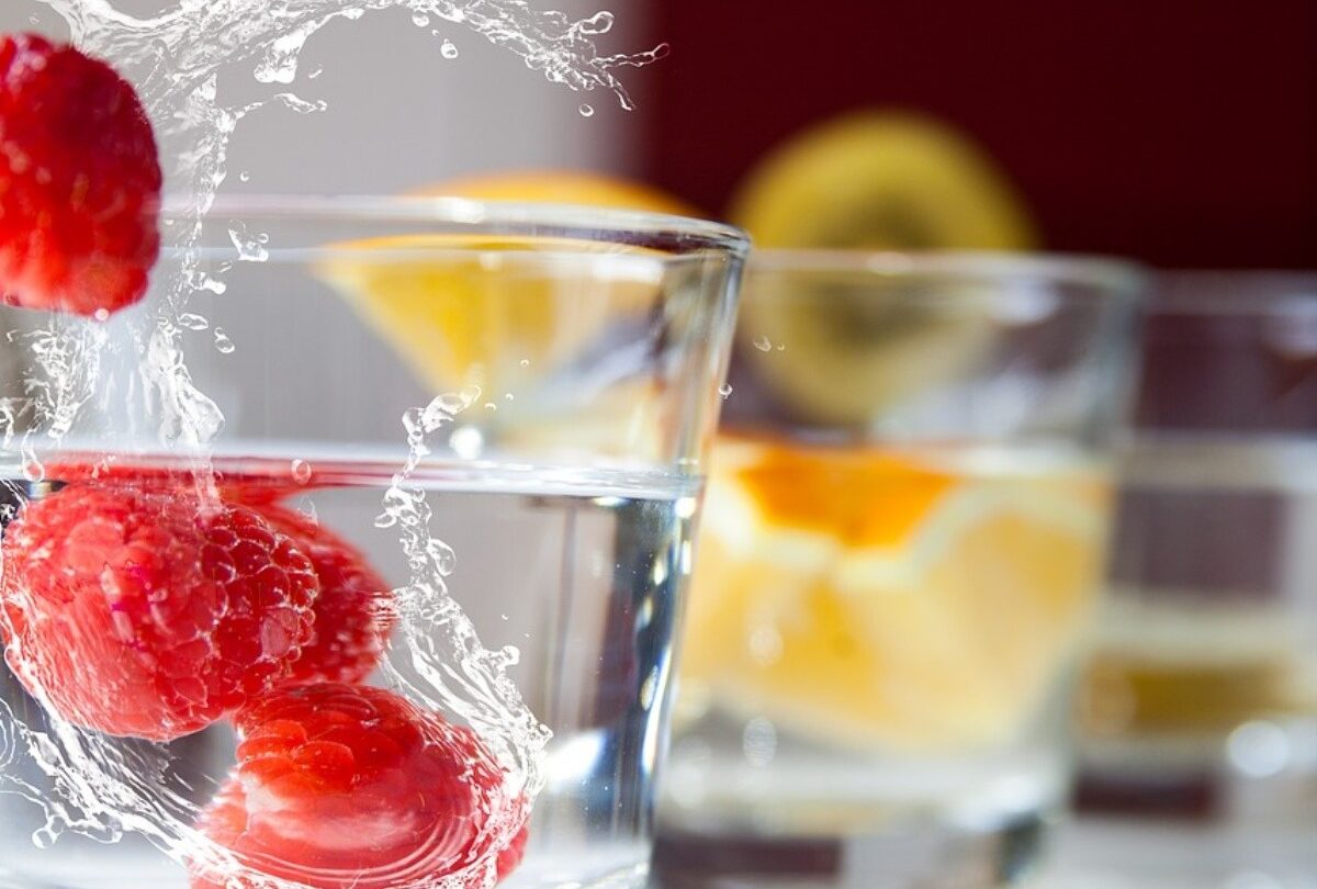 Cuánta agua debes tomar para perder los kilos extra |