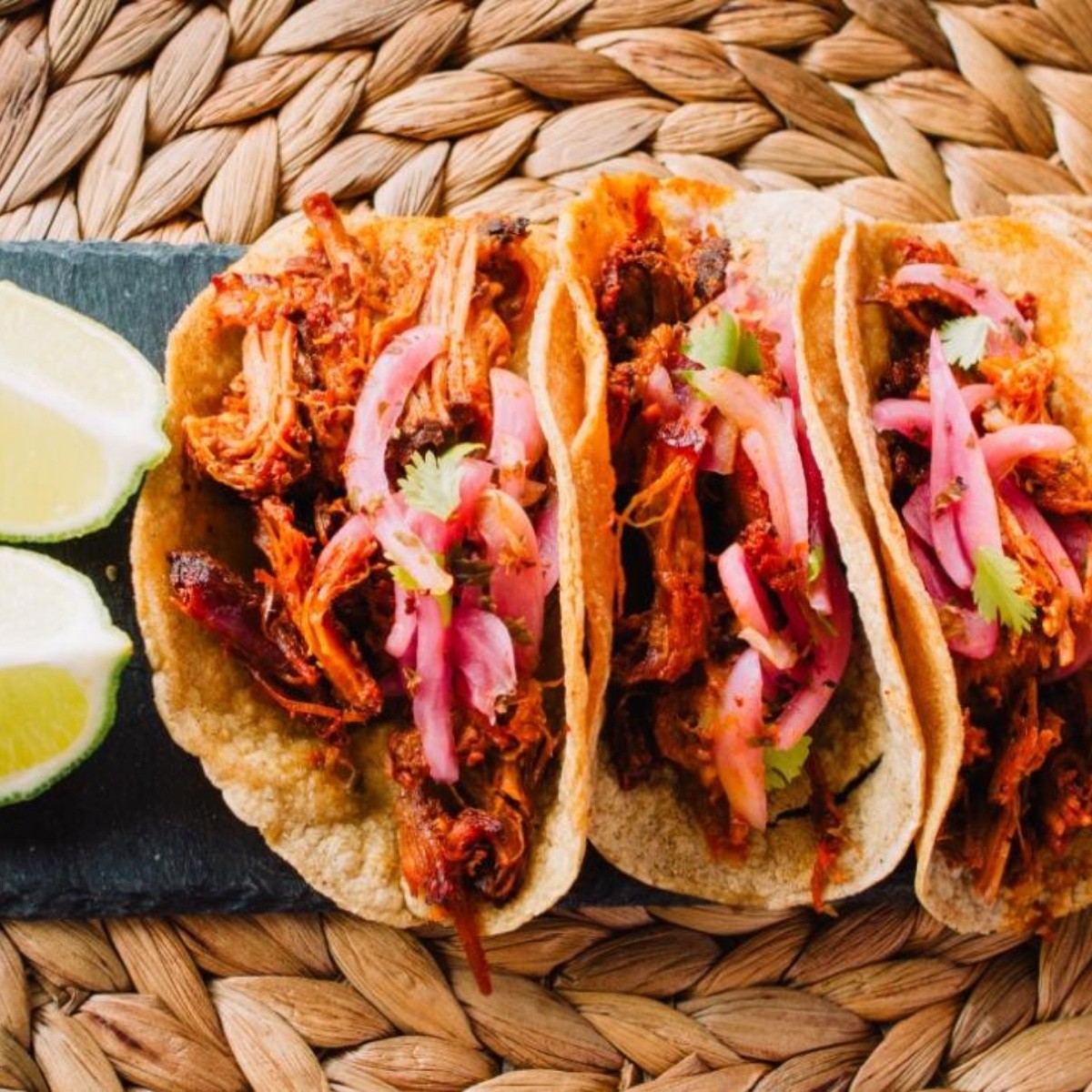 Cómo hacer cochinita pibil de pollo, receta para preparar tacos