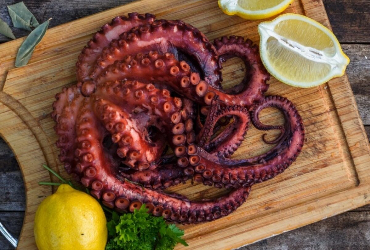 Cómo limpiar y cocinar el pulpo para que quede blando |