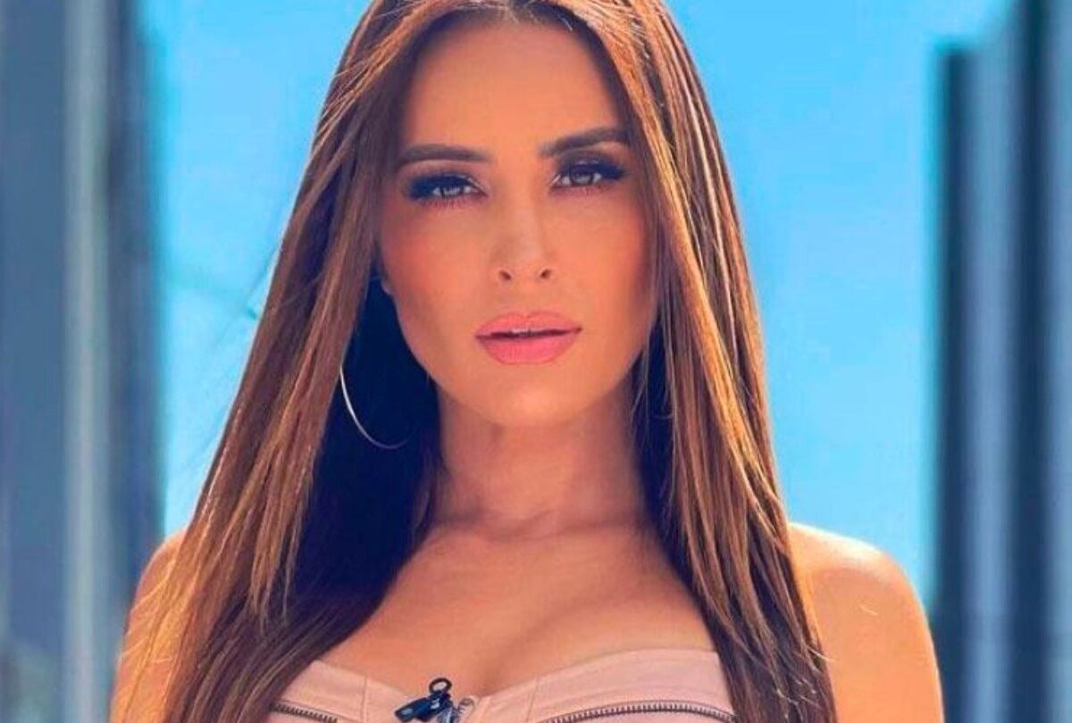 Cynthia Rodríguez prepara delicioso y saludable postre |