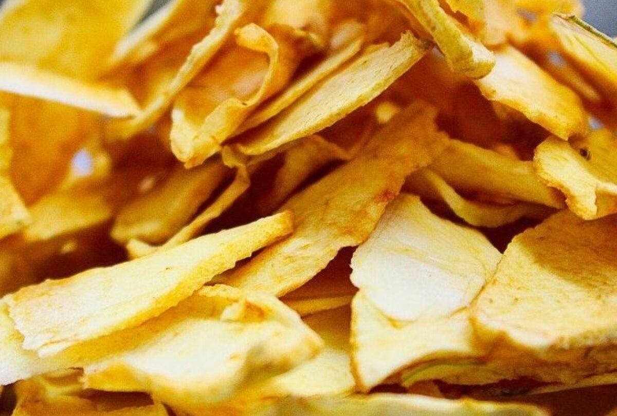 Botana saludable chips de manzana deshidratada en microondas |