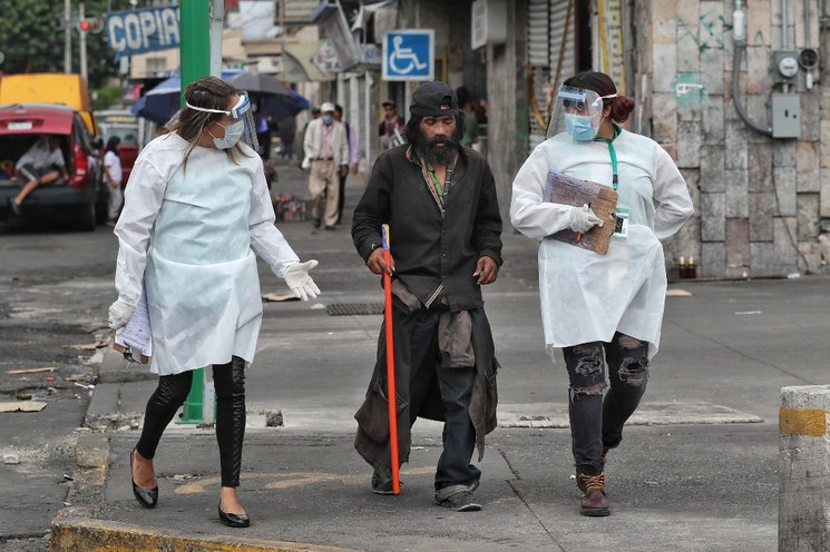 ¿La indiferencia social hará a los indigentes resistentes al covid-19? esta es la hipótesis