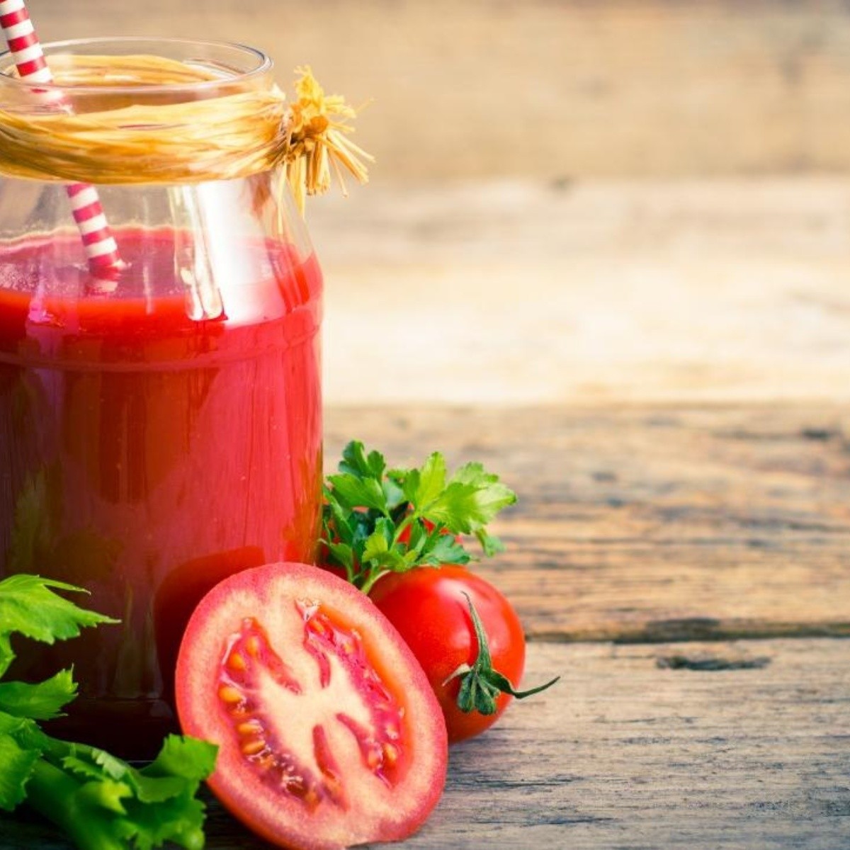 Receta de jugo de jitomate, cómo hacerlo y sus beneficios