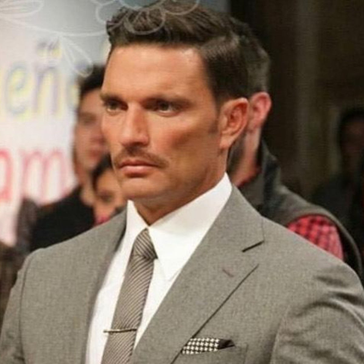 ¡De lejitos! Julián Gil no quiere nada con Marjorie de Sousa