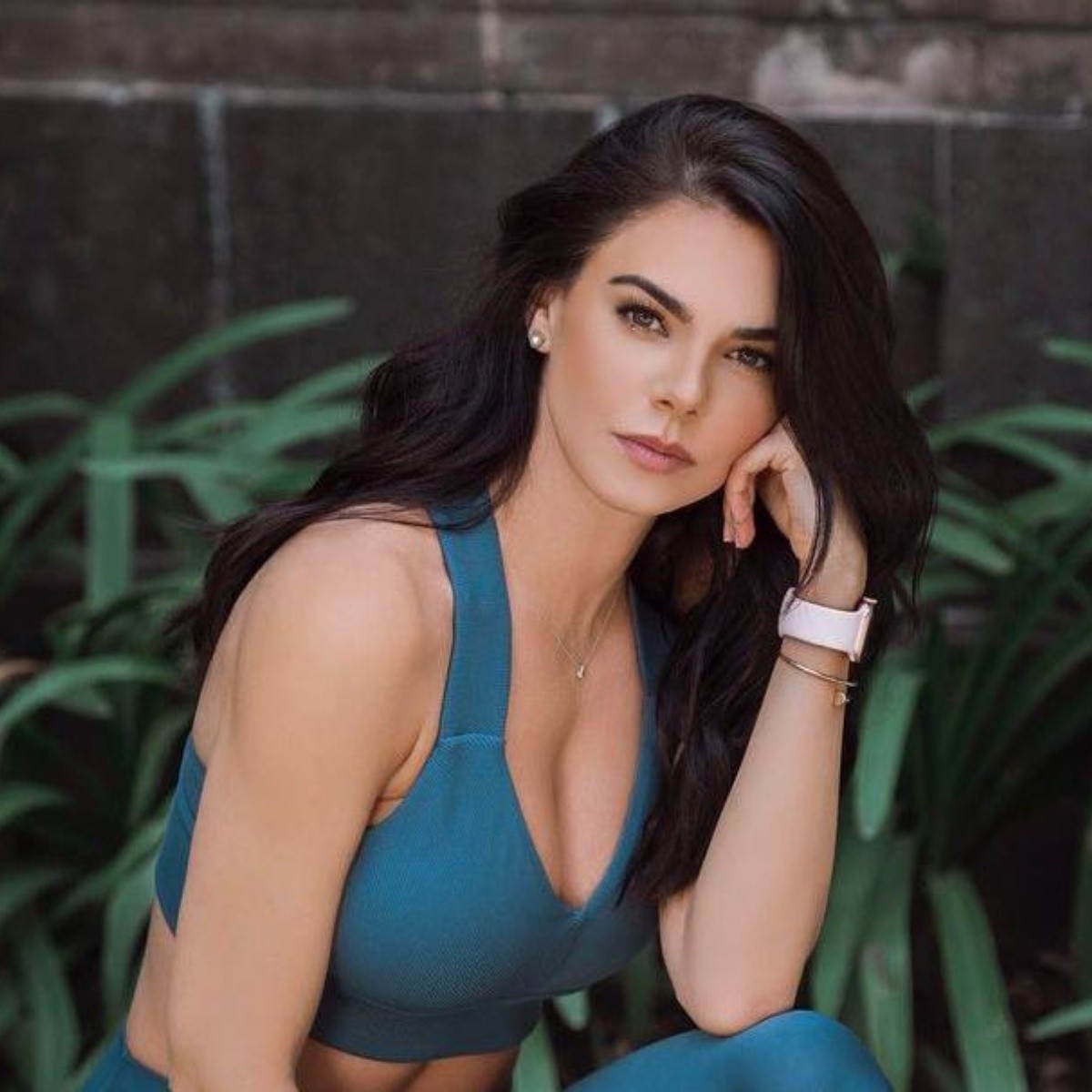 Livia Brito en mini bikini habla de lo nuevo que hará en tv