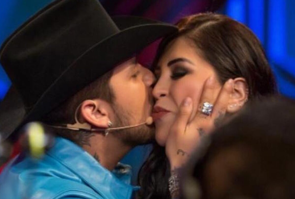 Mamá de Christian Nodal lucha contra enfermedad que la ha dejado sin cabello |