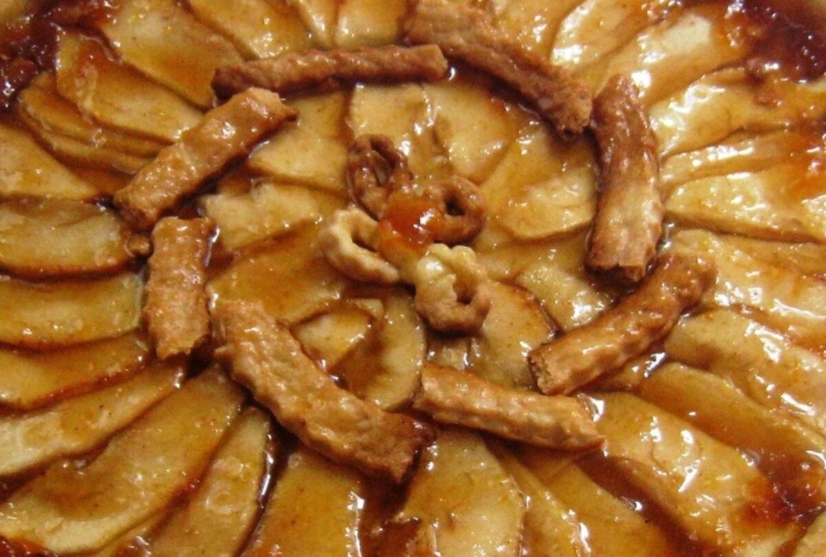 Receta para cocinar delicioso pay de manzanas en familia |