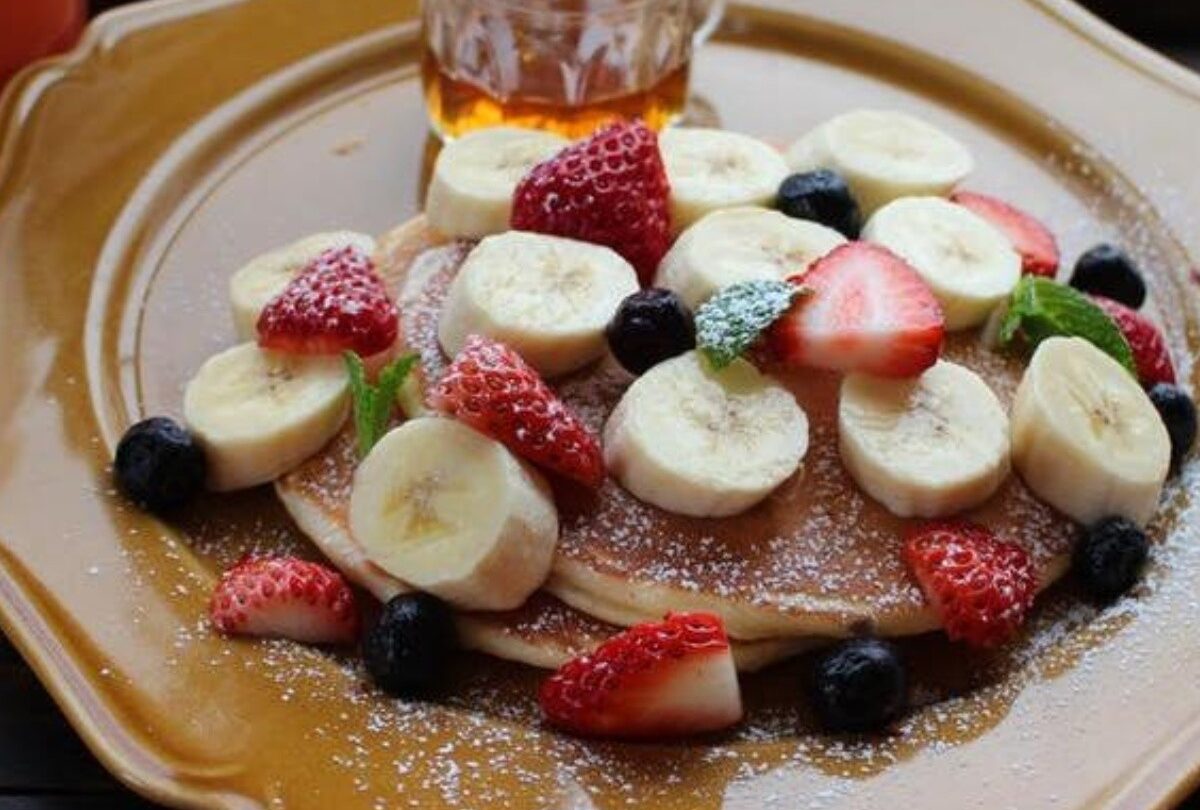 Hot cakes con harina de almendras y coco listos en 10 minutos |
