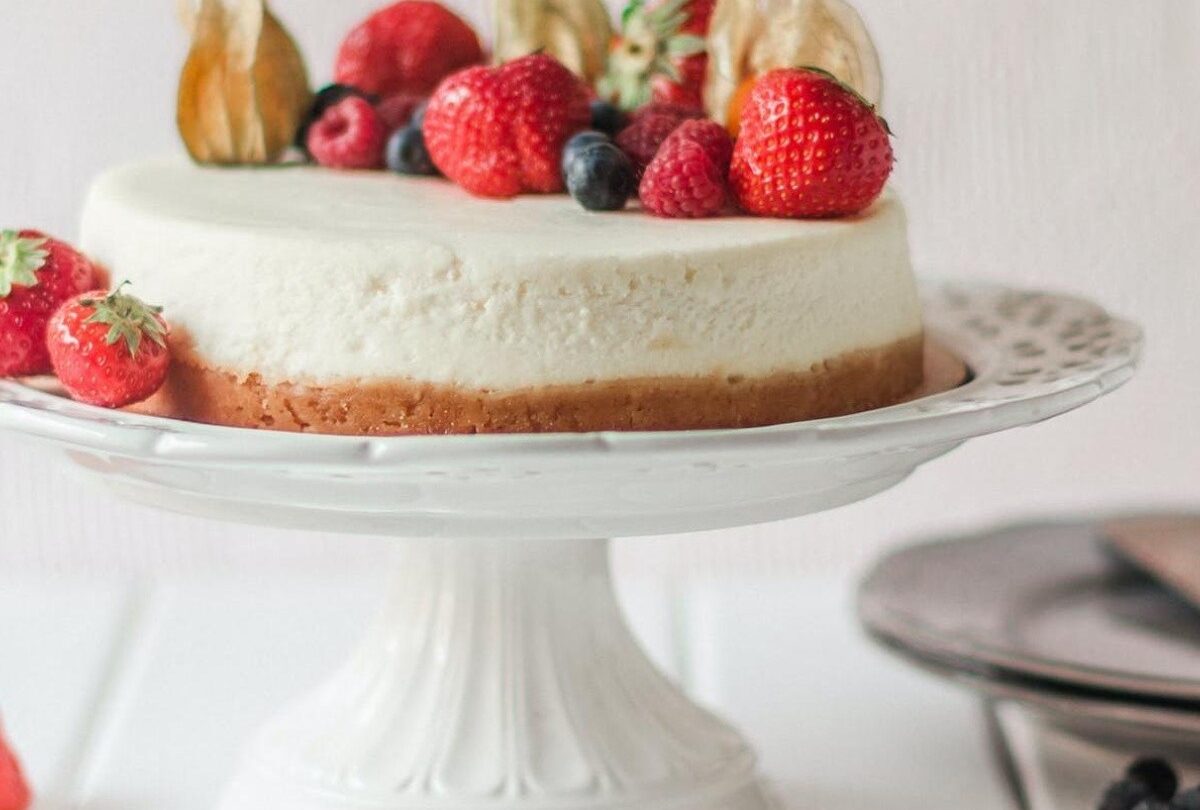 Receta de cheesecake con frutas rojas extra cremoso sin horno |