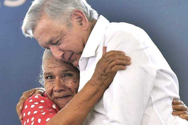 Pensión para adultos mayores se entregará a los 65 y no los 68 años: AMLO