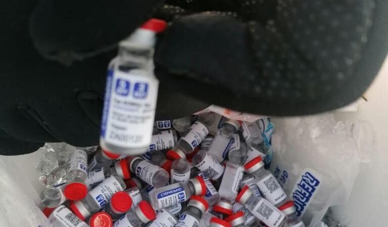 Ejercito mexicano decomiso mas de 1,000 dosis de Sputnik V ocultas entre refrescos en aeronave en Campeche