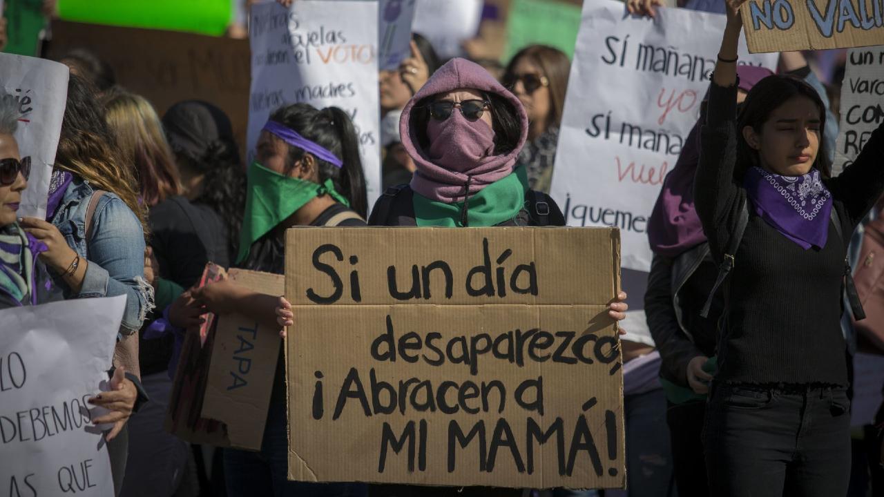 Feministas convocan a paro nacional de mujeres por el 9M