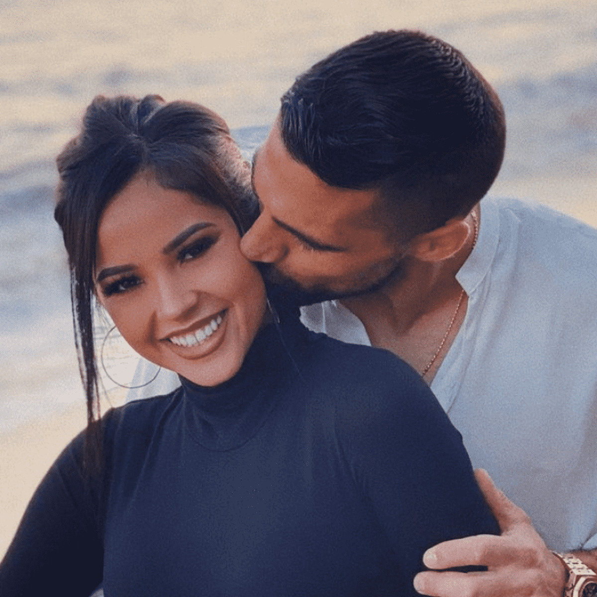 Novio de Becky G confiesa lo que ella significa en su vida