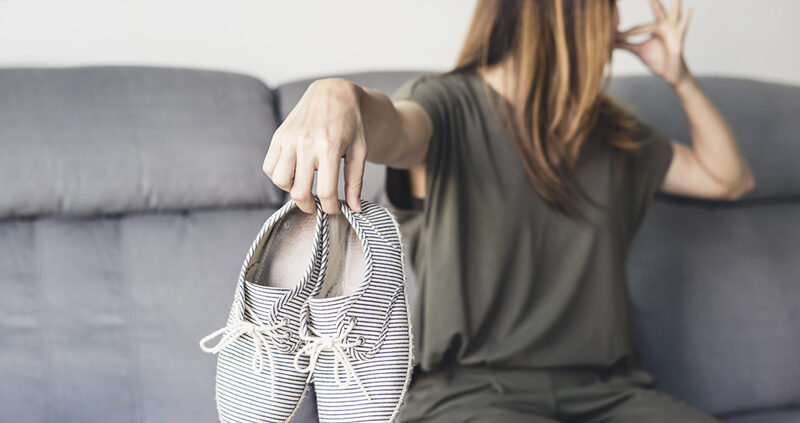 Razones por las que te huelen los pies y cómo aliviar el mal olor