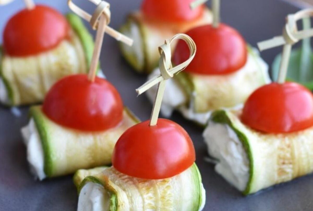 Bocadillos gourmet de zucchini con queso listos en tres pasos |