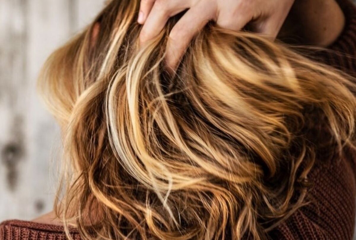 Lava tu cabello con jugo de cebolla para hacerlo crecer y eliminar la caspa |