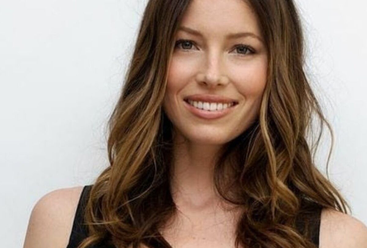 Cómo tener un cabello hermoso después de los 40 con la técnica de las 3C |