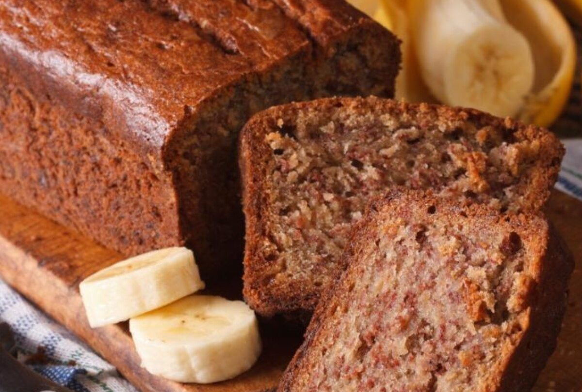Pan de plátano con mantequilla y nuez receta casera y fácil |