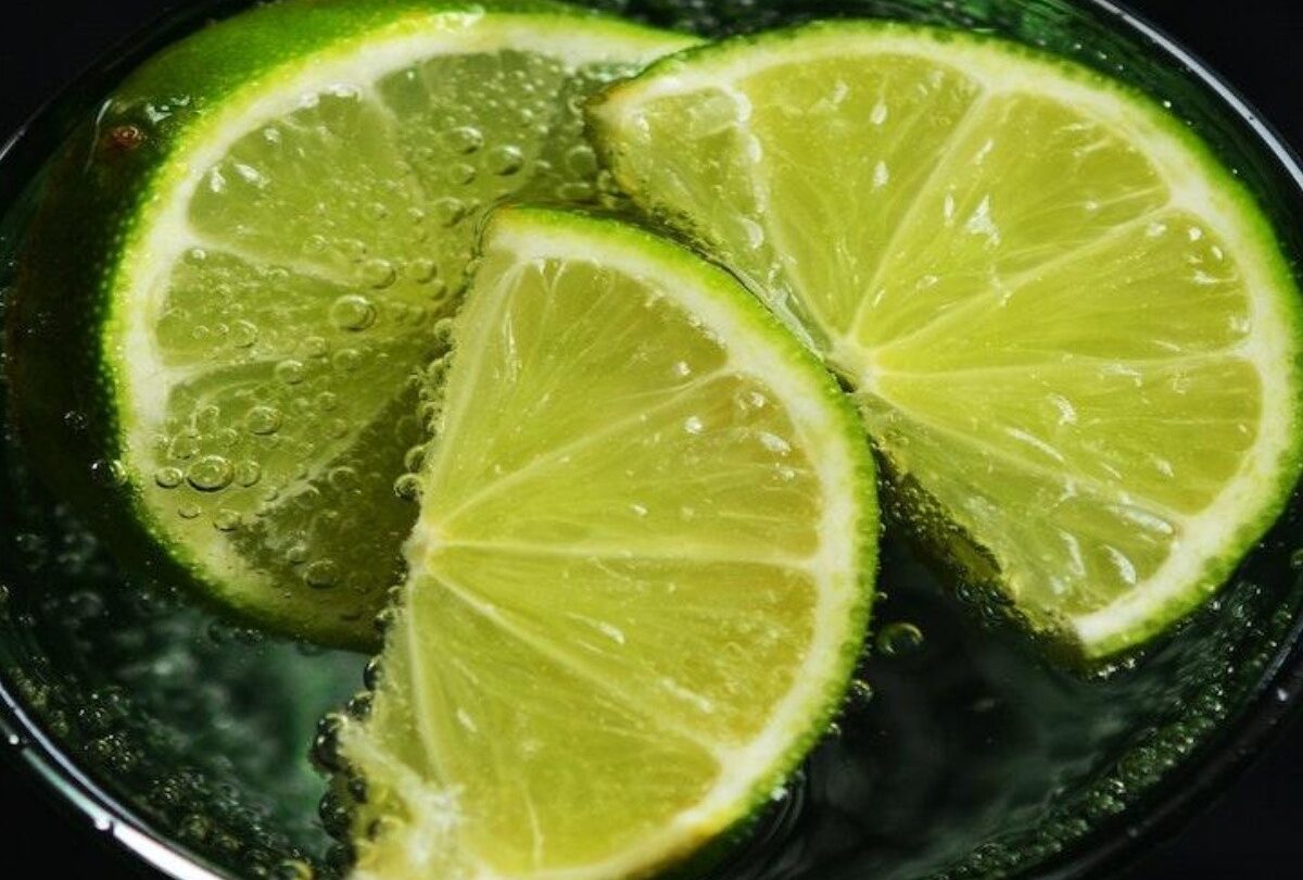 Toma agua de limón si quieres perder peso y obtener grandes beneficios |