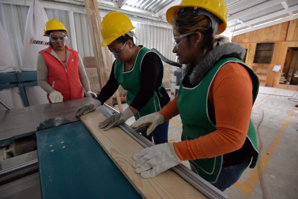 Pandemia agrava situación laboral y familiar de la mujer