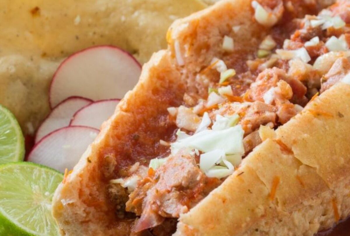 Torta ahogada de camarón receta en menos pasos que la original |