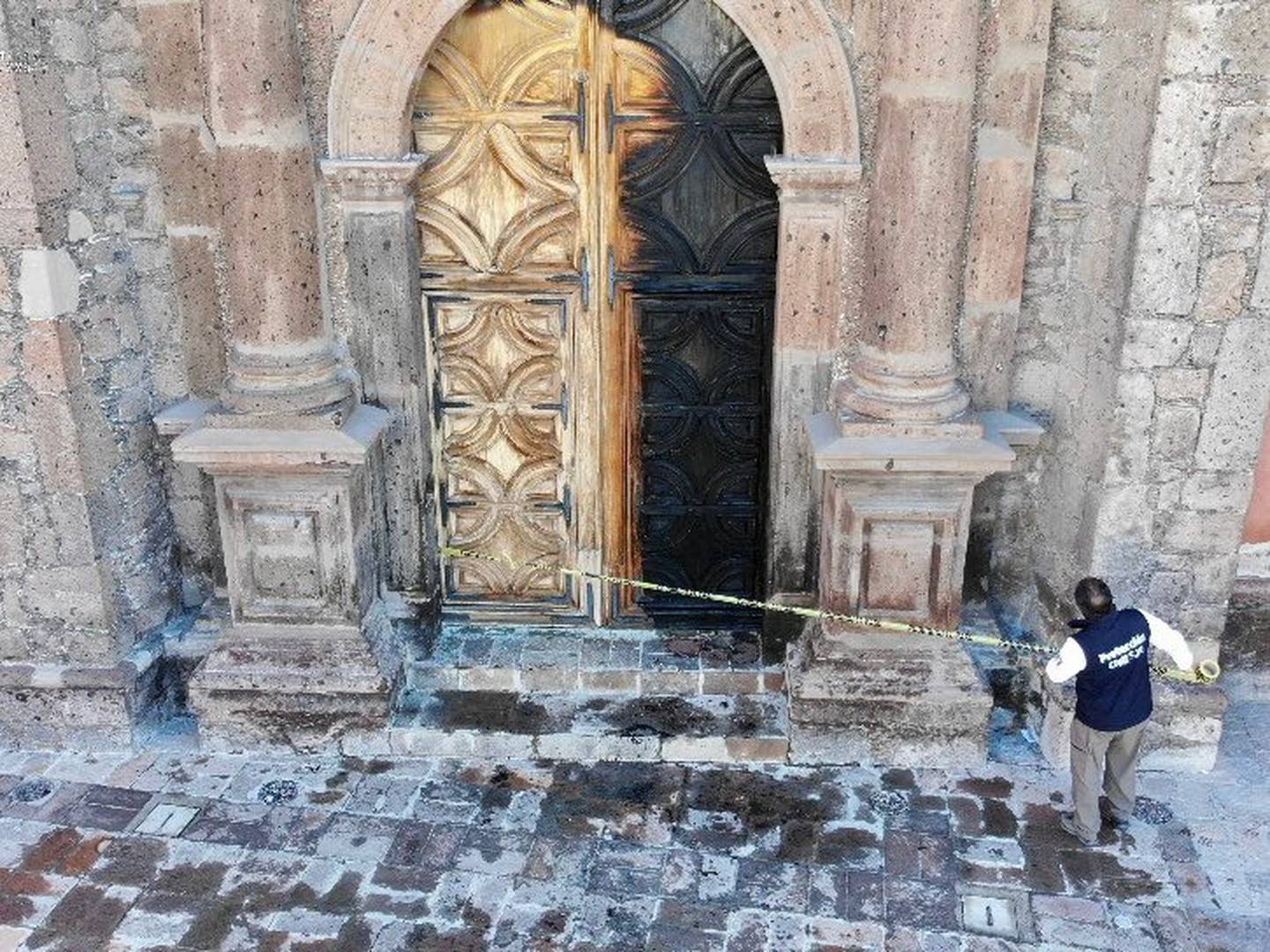 El incendio en el templo de Santo Domingo: Un intento de desestabilización en San Juan del Río