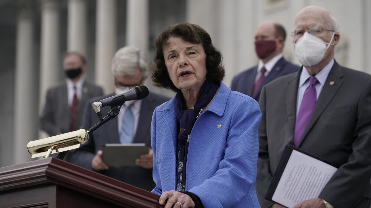 Fallece Dianne Feinstein, la senadora más veterana de Estados Unidos, dejando un legado de integridad y liderazgo