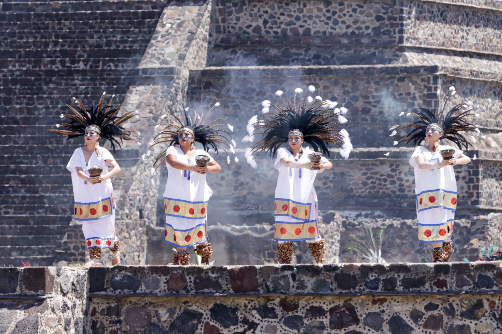 Encienden en Teotihuacán el Fuego Nuevo Panamericano