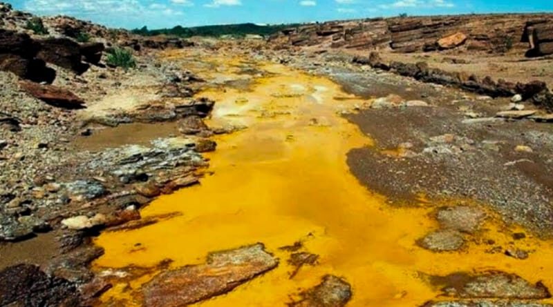 Grupo México ofrece diálogo tras derrame en río Sonora