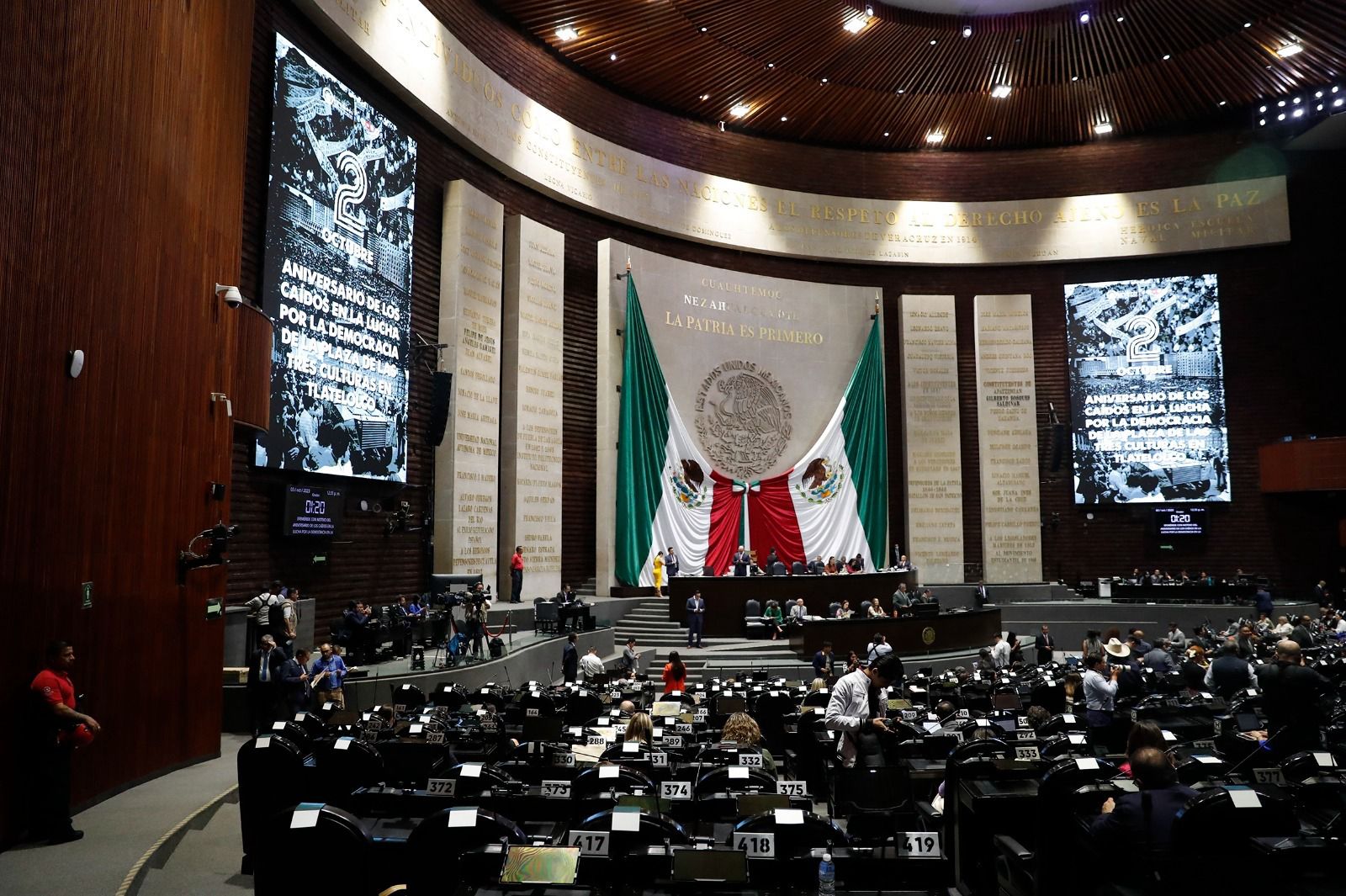 Grupo de parlamentos recuerdan a los caidos de Tlatelolco