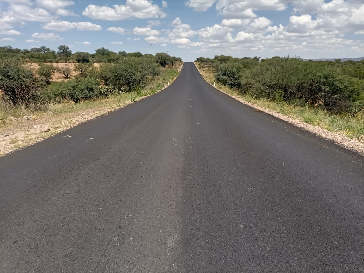 Reconstrucción de la carretera Villanueva-El Plateado de Joaquín Amaro para garantizar la circulación segura de los habitantes de la región