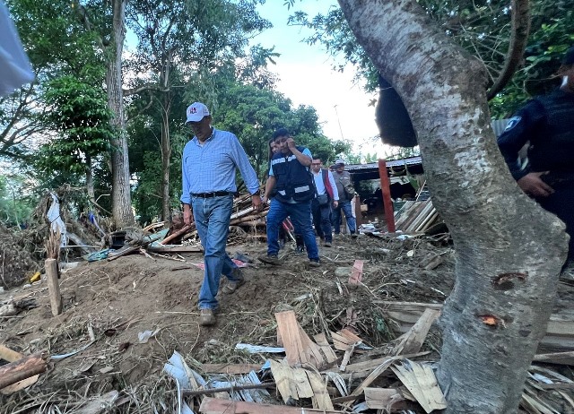 Acude Sergio Salomón a Venustiano Carranza para verificar daños por inundaciones