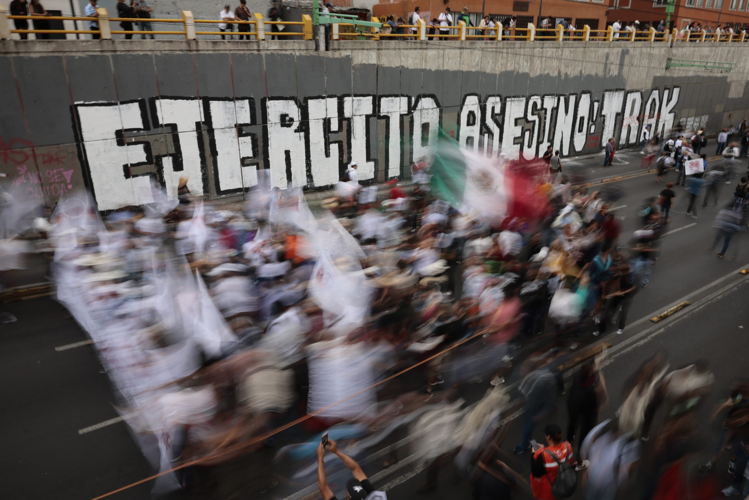 Amnistía Internacional exige a AMLO asumir responsabilidad por violaciones graves a derechos humanos del Ejército Mexicano en décadas anteriores