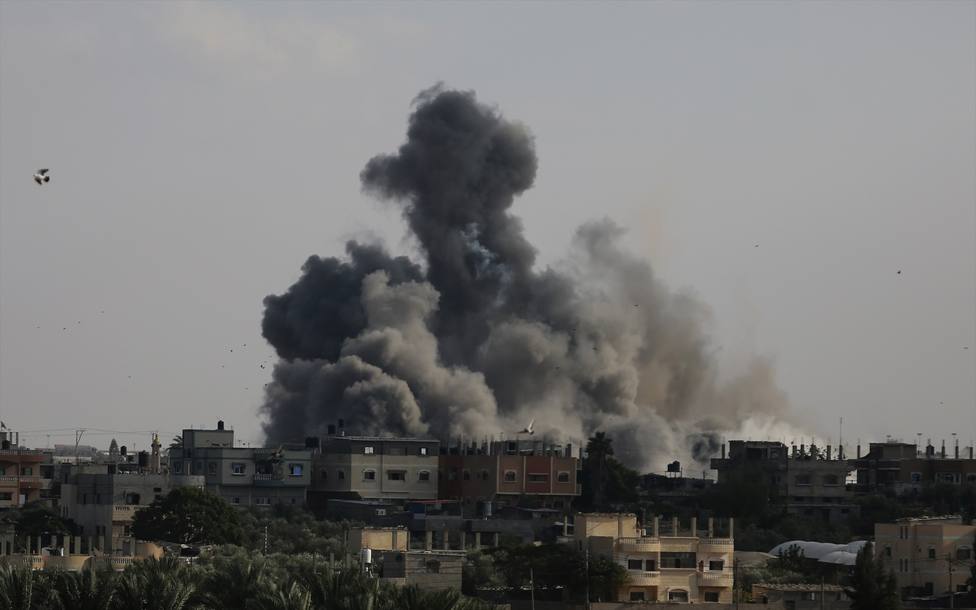 Ataques israelíes dejan fuera de servicio los aeropuertos de Damasco y Alepo en Siria