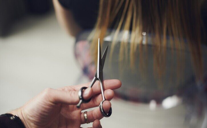 Cliente demanda a peluquería china por cortarle más cabello del solicitado en su boda