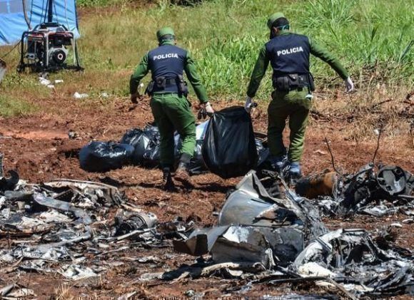 Cuba desmiente “especulaciones prematuras” sobre las causas del accidente aéreo