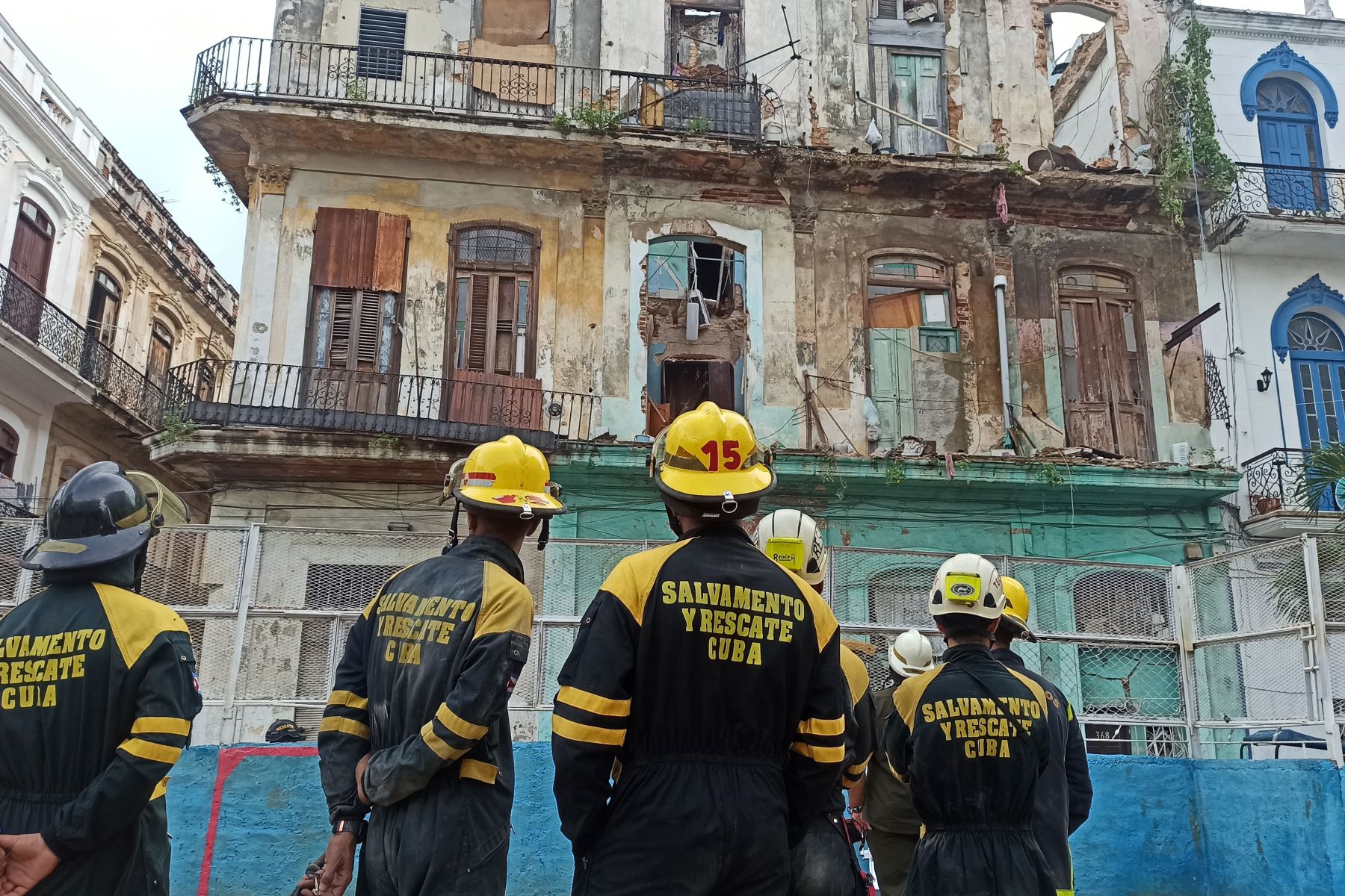 Derrumbe en La Habana deja un muerto y dos personas atrapadas: La problemática de la vivienda en Cuba