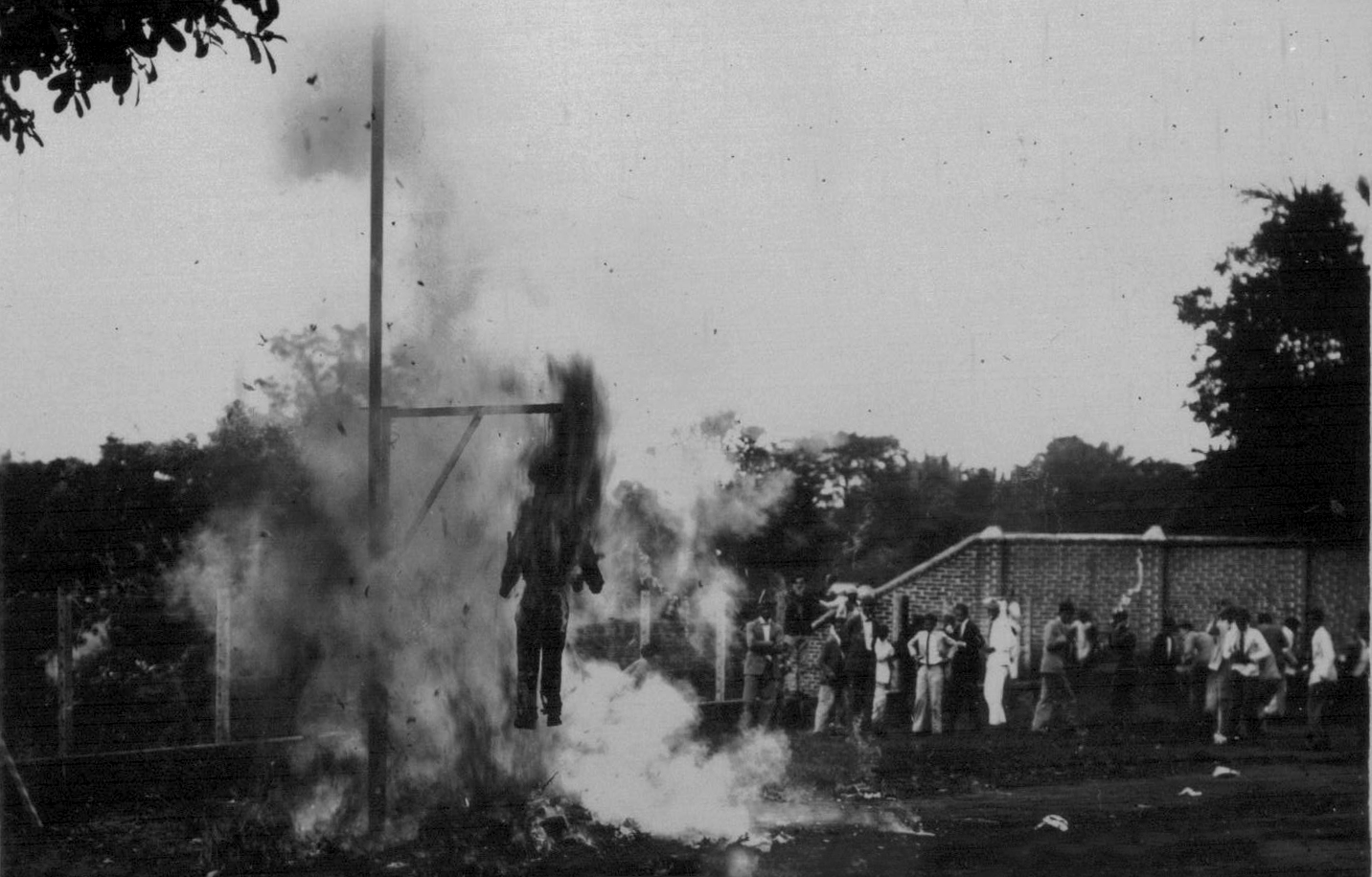 Desfilan los judas de Semana Santa